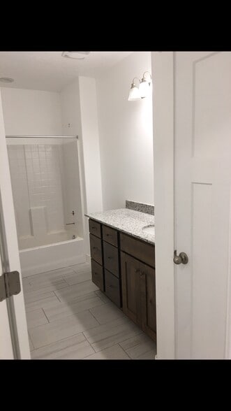 Building Photo - 1102 N 700 W
