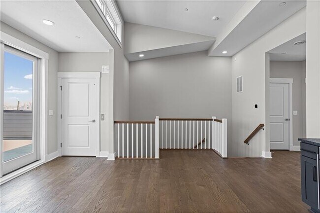 Building Photo - 1607 Grandview Ave