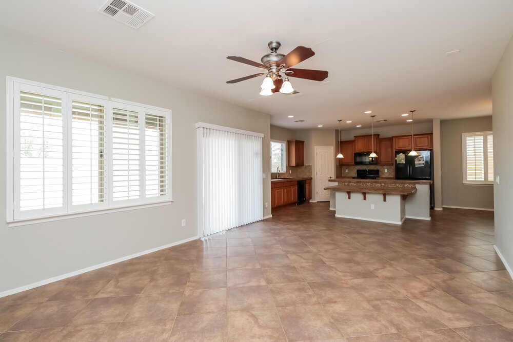 Building Photo - 4056 E Alamo St