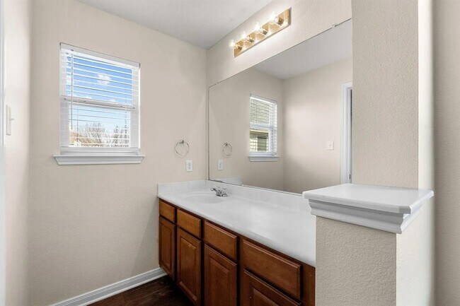 Building Photo - 1209 Laurel Oak Trail