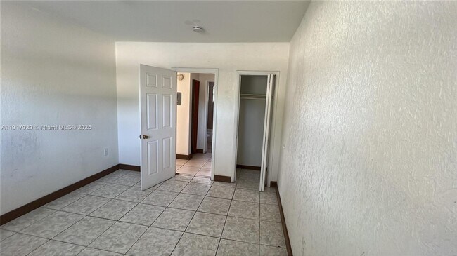 Building Photo - 1995 NE 167th St