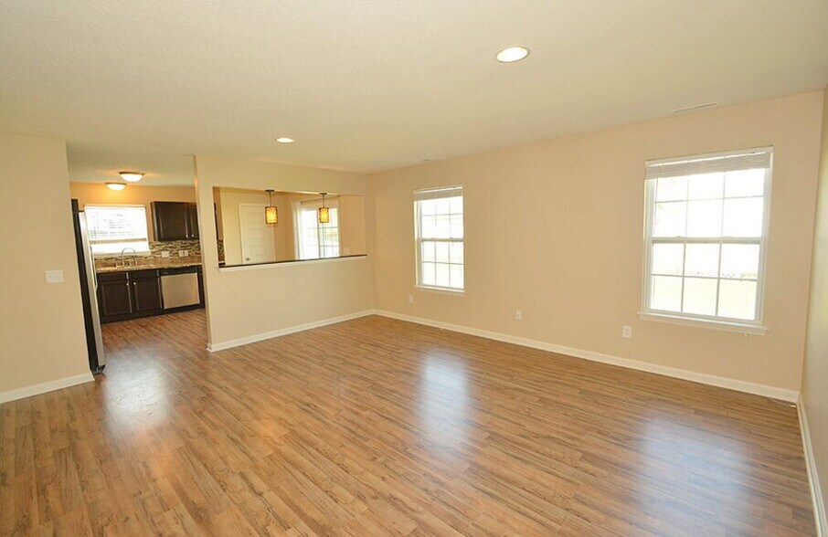 Building Photo - 4062 Magnolia Dr