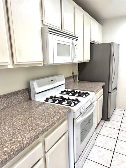 Building Photo - 20527 S Vermont Ave