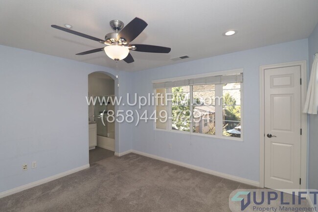 Building Photo - 2-Bed, 2-Bath Condo in the Heart of San El...