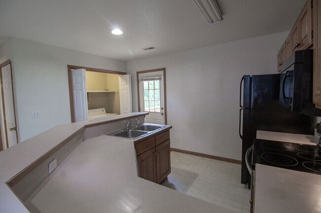 Building Photo - 5340-5342-5342 Godas Cir