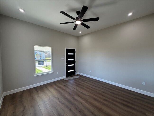 Building Photo - 1610 George Ave