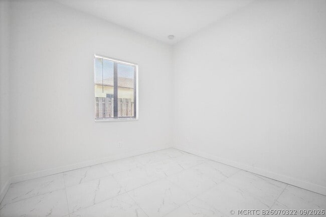 Building Photo - 1009 14th St