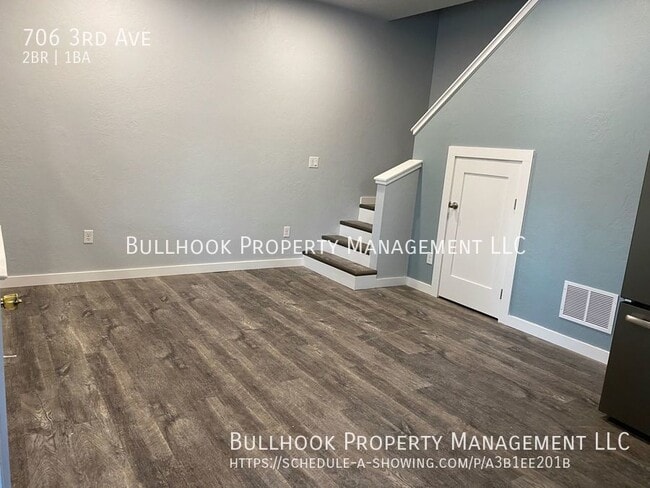 Building Photo - 706 3rd Ave