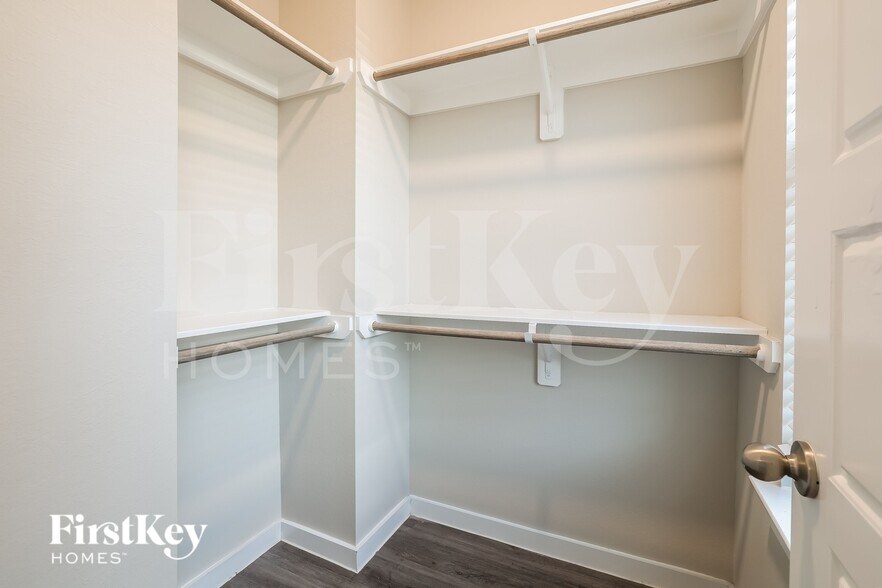 Building Photo - 18519 Centro Row