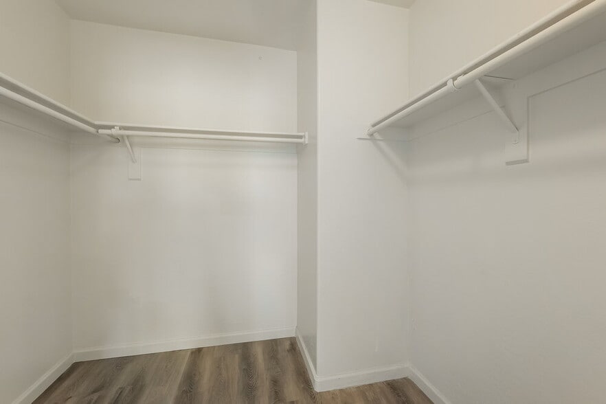 Building Photo - 3733 W Dunbar Dr