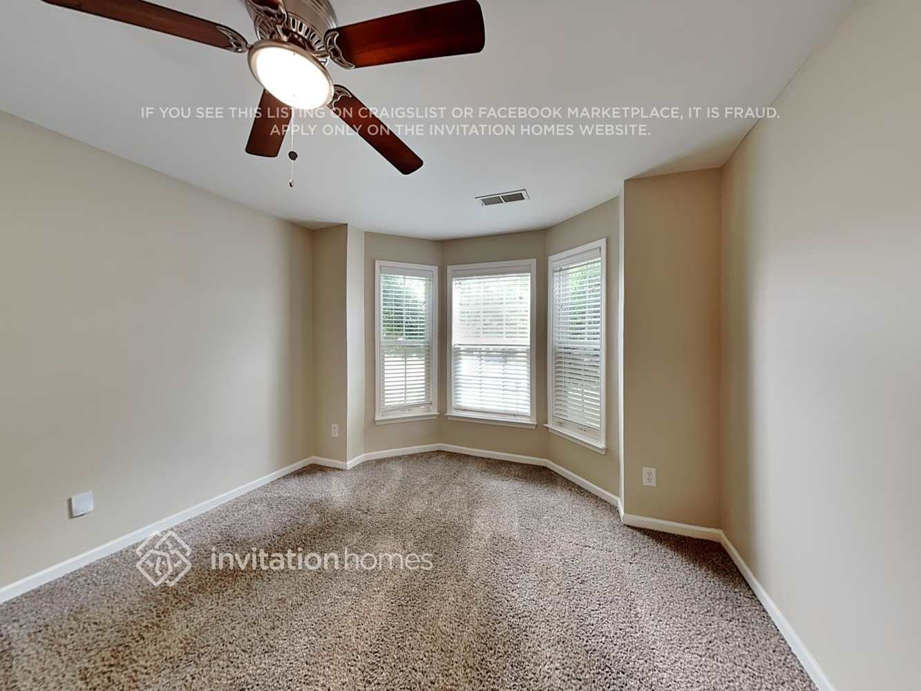 Building Photo - 1029 S Creek Dr