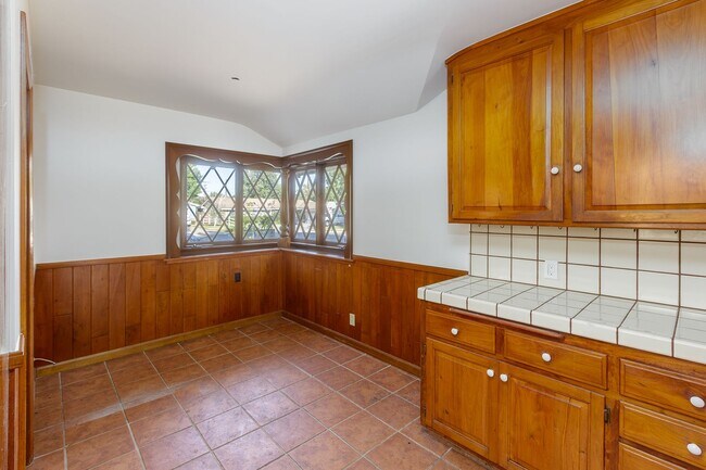 Building Photo - Charming Rustic 3BD/2BA Home in Peaceful C...