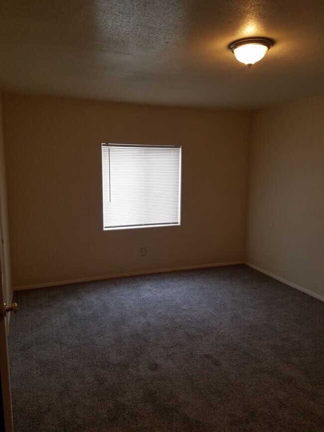 Building Photo - 800 Central Ave