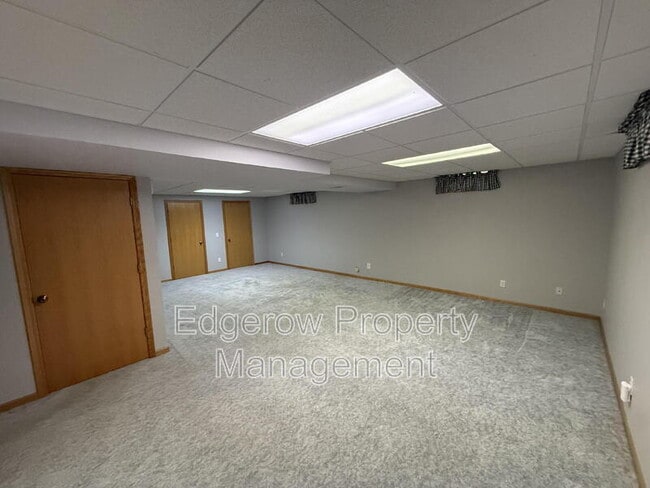Building Photo - 1662 Klaver St SW