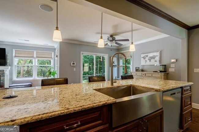 Building Photo - 947 Lenox Hill Ct NE