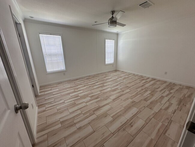 Building Photo - 10787 SW 30th Ct