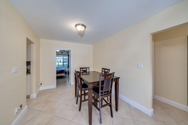 Building Photo - 9603 NW 67th Ct