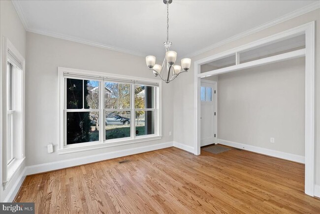 Building Photo - 902 Ramsey St