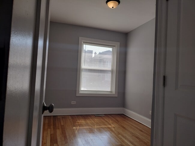 Building Photo - 7408 S Eberhart Ave