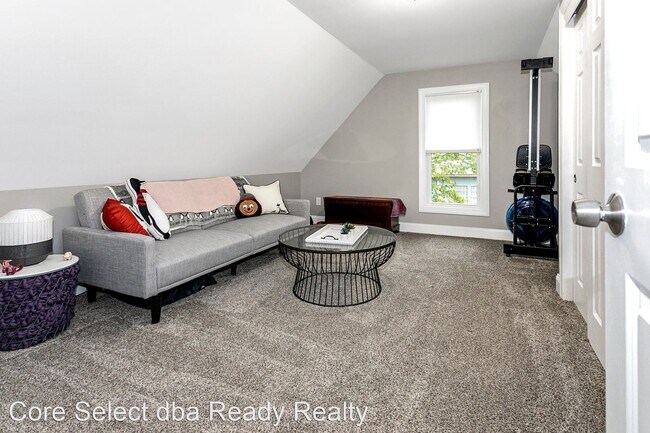 Building Photo - 3 br, 2 bath House - 349 S Chillicothe St