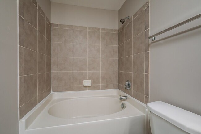 Building Photo - 721 Champion St