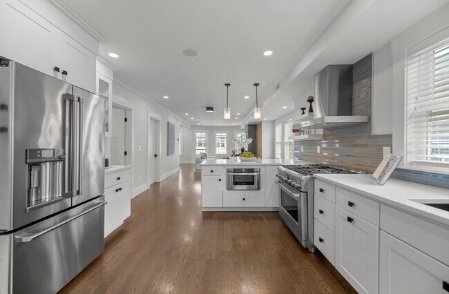 Building Photo - 72 Governor Winthrop Rd