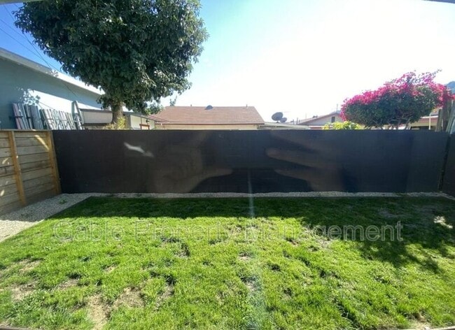 Building Photo - 2320 Fernleaf St