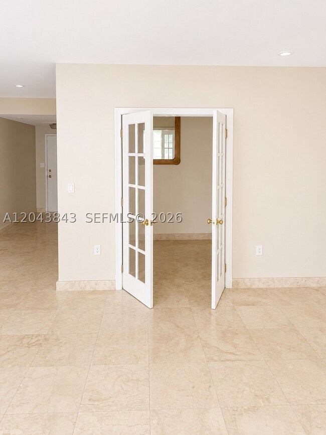 Building Photo - 5255 Collins Ave