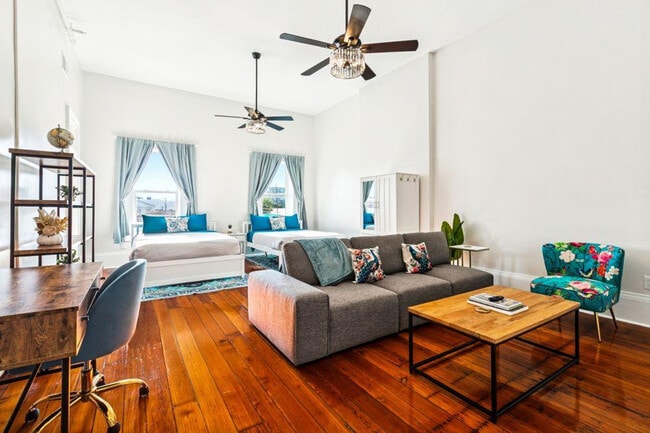 Building Photo - 1725 Robert C. Blakes Sr. Dr