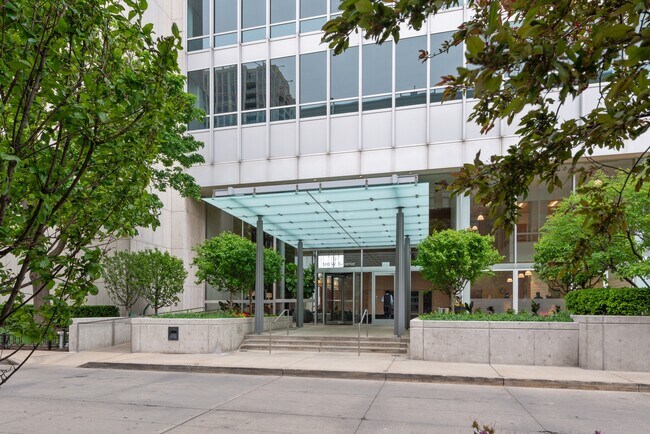 Primary Photo - 500 W Superior St
