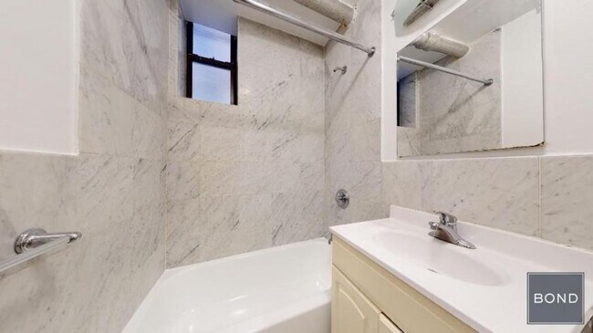 Building Photo - 2 bedroom in NEW YORK NY 10014
