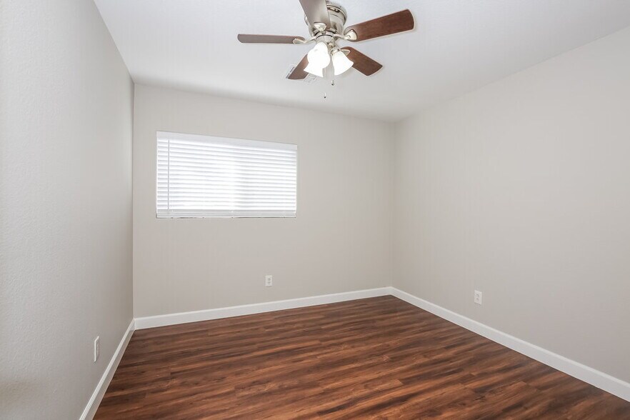 Building Photo - 5016 Charlo Dr