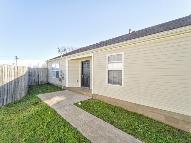 Building Photo - 344 Grant Springs Dr