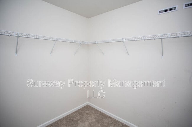 Building Photo - 55 Elliot Ln
