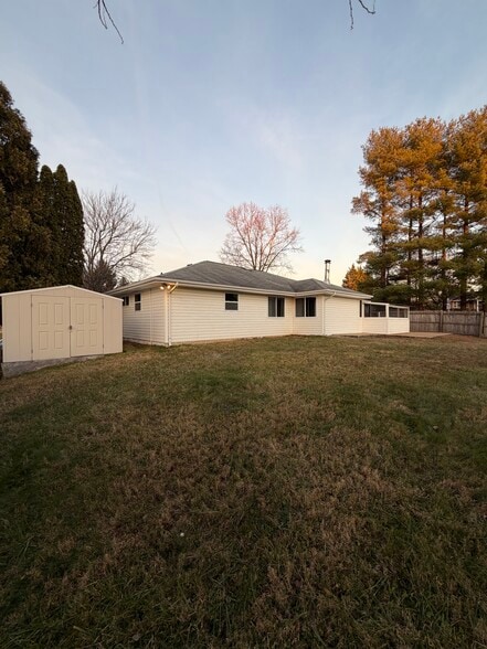 Building Photo - 10001 Paxton Rd