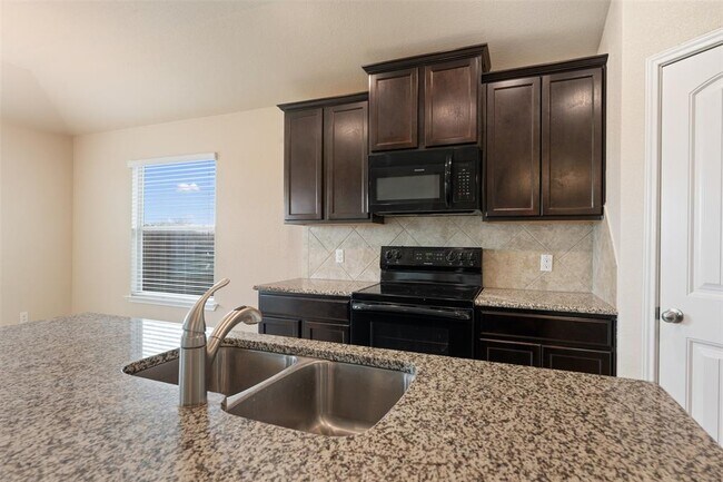 Building Photo - 208 Plata Ln