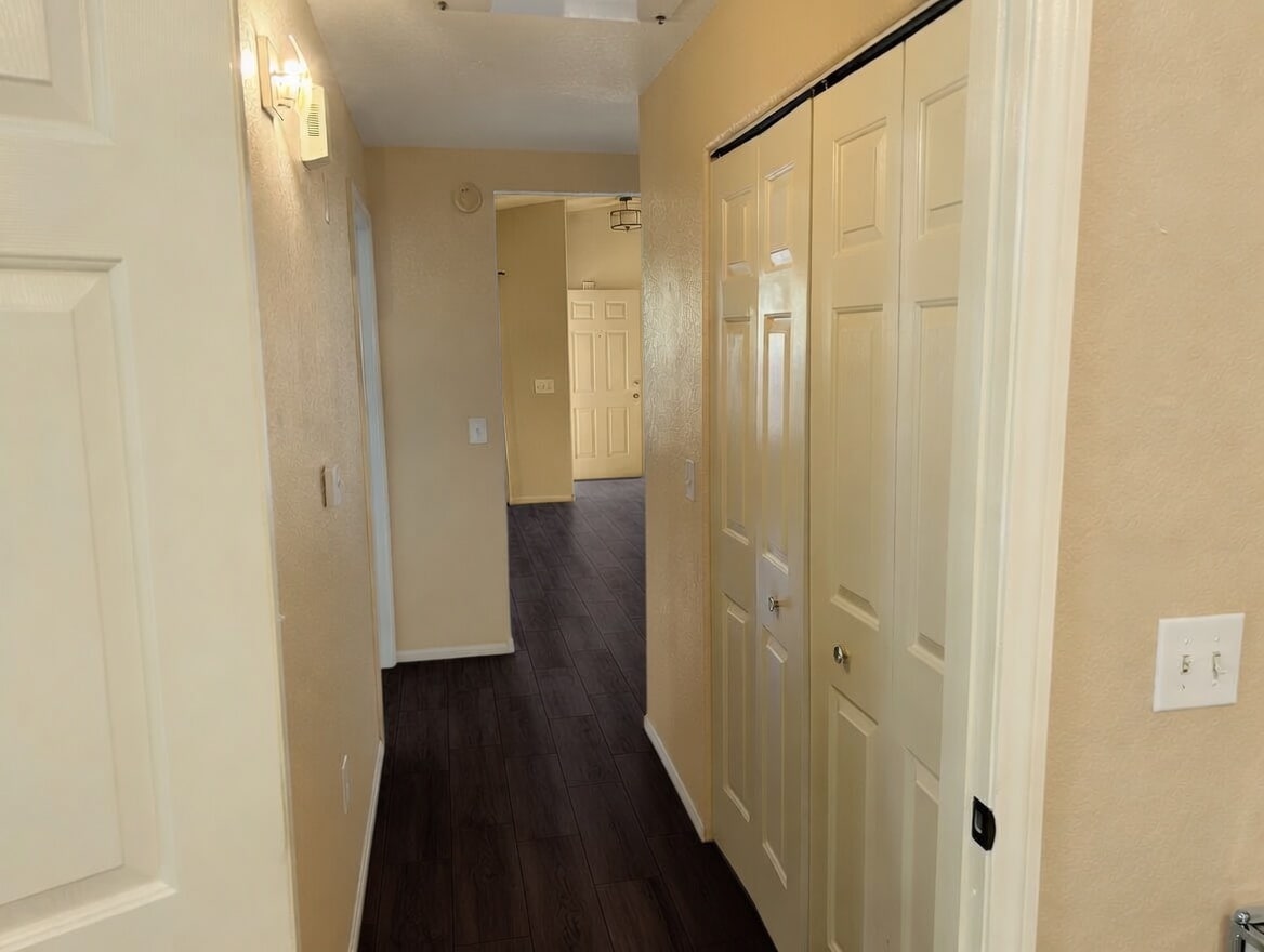 Hallway - 520 Arrowhead Trl