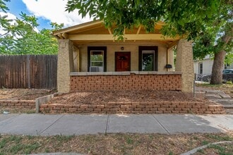 Building Photo - 2 Bed 2 Bath Home in Denver! Great Locatio...