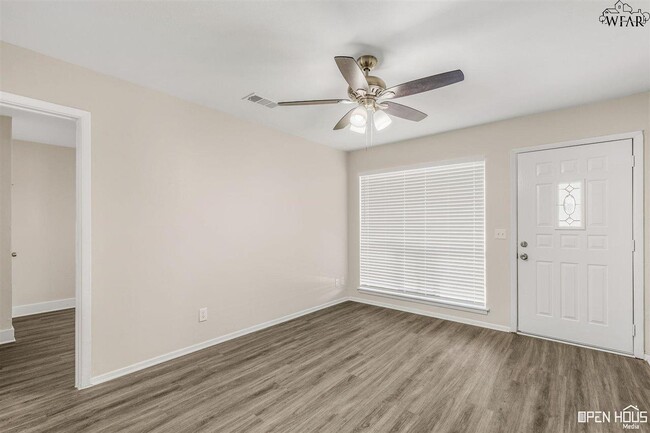 Building Photo - 4728 Eden Ln