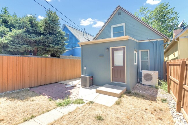 Building Photo - Light-filled Cole Victorian home near RiNo...