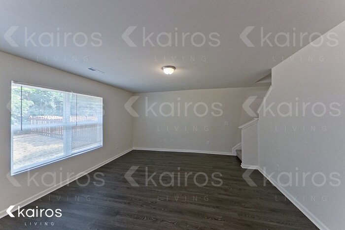 Building Photo - 204 Glenoaks Dr