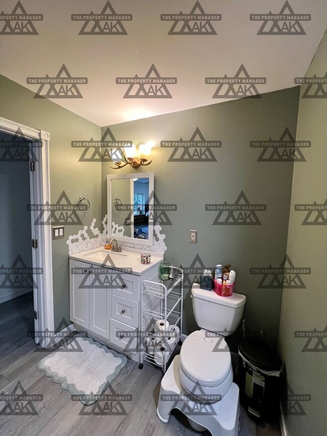 Building Photo - 2 Bedrooms plus an office / Pet friendly /...
