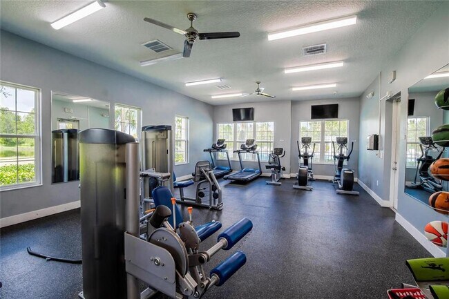 Building Photo - 1615 Hubbell Rd