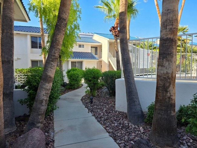 Building Photo - Live ON THE COLORADO RIVER – Fully Furnished 1 Bed/1 Bath Condo in the Gated Community of Roadhav...