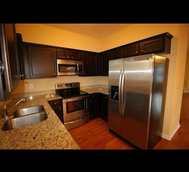 Building Photo - Charming 3BR Townhome in Norcross