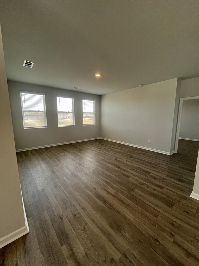 Building Photo - 6127 Japonica Ln