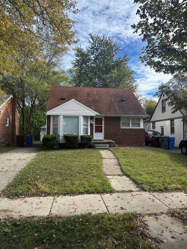 Primary Photo - 915 Sunningdale Dr