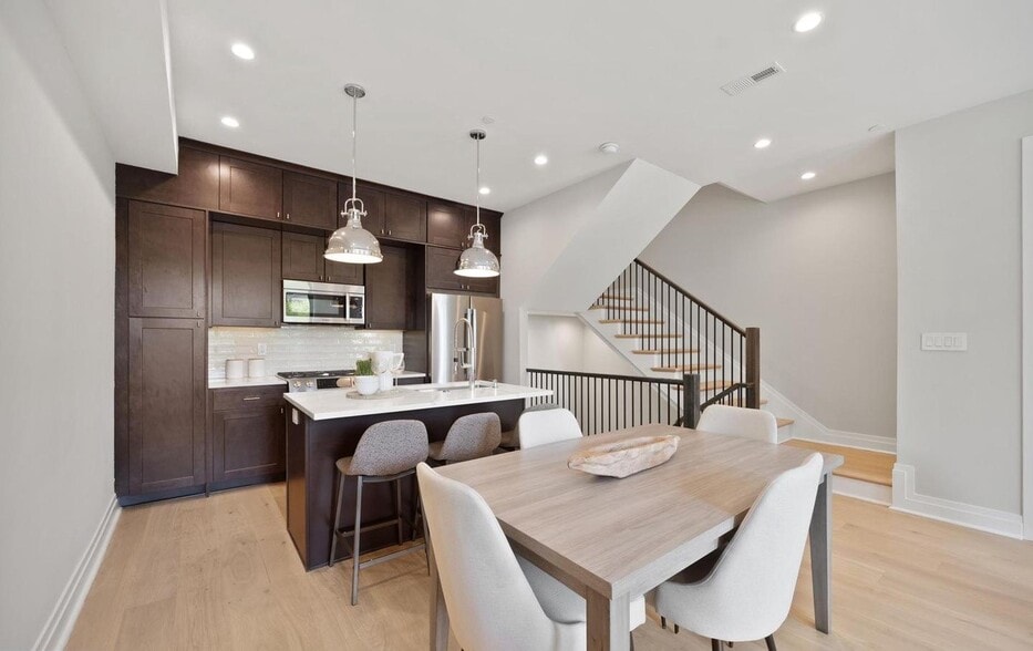 Building Photo - 431 Quincy St NW