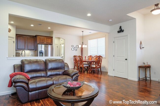 Building Photo - Lovely Duplex-Style Townhome | Bethany | Arbor Oaks Neighborhood | Amazing Schools | INTERNET INC...