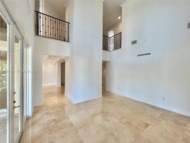 Building Photo - 573 Satinwood Dr